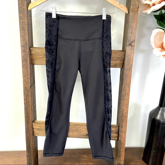 Lululemon Hi Rise lace trim crops sz 4 - Picture 3 of 5